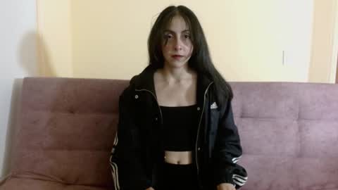 Snapshot of ling_ling24 chatting on 8, 2, 2025 ling ling24 online show from 8, 2, 2025