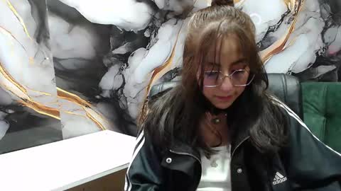 Snapshot of ling_ling24 chatting on 7, 3, 2025 ling ling24 online show from 7, 3, 2025