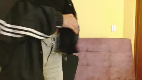 Snapshot of ling_ling24 chatting on 8, 3, 2025 ling ling24 online show from 8, 3, 2025