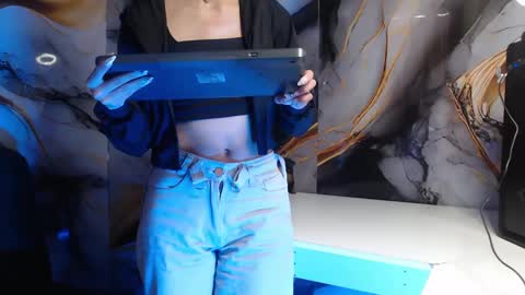 Snapshot of ling_ling24 chatting on 4, 10, 2025 ling ling24 online show from 4, 10, 2025