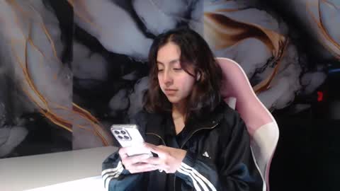 Snapshot of ling_ling24 chatting on 15, 10, 2025 ling ling24 online show from 15, 10, 2025