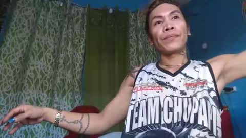 Snapshot of lingkure_69ts chatting on 29, 9, 2025 weng bustamante online show from 29, 9, 2025