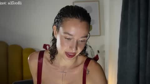 Snapshot of linkinsweeet chatting on 7, 7, 2026 Alice online show from 7, 7, 2026