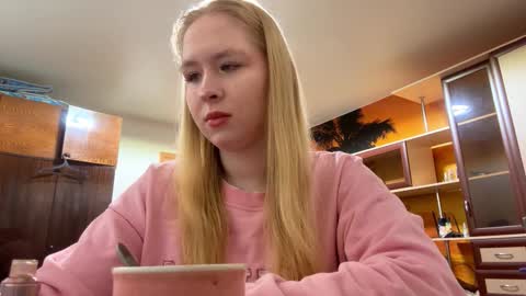 Snapshot of linncrisafi chatting on 16, 2, 2026 Rose online show from 16, 2, 2026