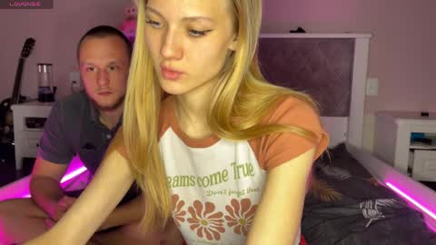 Snapshot of lion_and_kitty chatting on 8, 4, 2026 Daisy and Ratibor online show from 8, 4, 2026