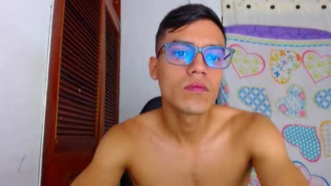 Snapshot of lion_grr chatting on 20, 12, 2025 lion_grr online show from 20, 12, 2025