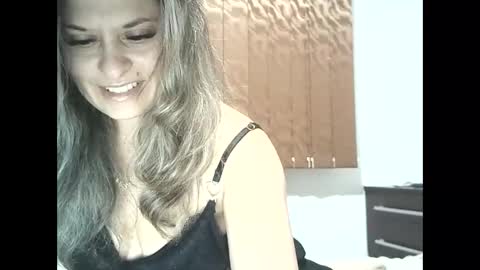 Snapshot of lionessmom chatting on 20, 11, 2025 lionessmom online show from 20, 11, 2025