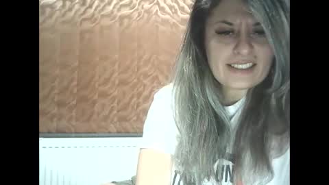 Snapshot of lionessmom chatting on 29, 11, 2025 lionessmom online show from 29, 11, 2025