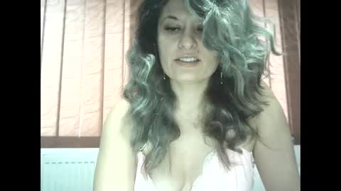 Snapshot of lionessmom chatting on 1, 12, 2025 lionessmom online show from 1, 12, 2025