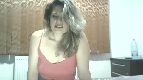 Snapshot of lionessmom chatting on 13, 1, 2026 lionessmom online show from 13, 1, 2026