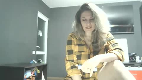 Snapshot of lionessmom chatting on 2, 2, 2026 lionessmom online show from 2, 2, 2026