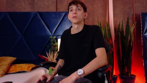 Snapshot of lionfoster chatting on 13, 12, 2025 LION FOSTER online show from 13, 12, 2025