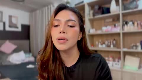 Snapshot of lioraeofophirxx chatting on 15, 11, 2025 Liora of Ophir online show from 15, 11, 2025