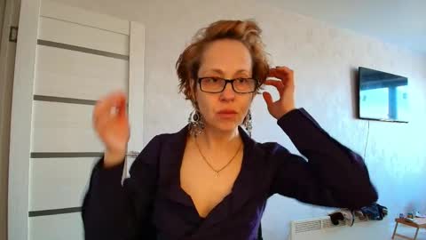 Snapshot of lioraweiss chatting on 2, 5, 2026 Liora Weiss online show from 2, 5, 2026