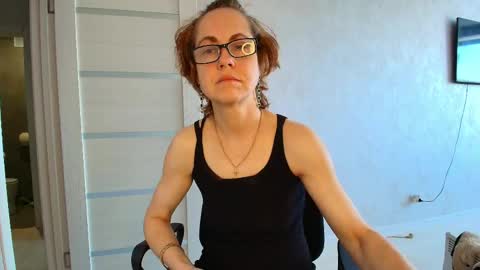Snapshot of lioraweiss chatting on 7, 5, 2026 Liora Weiss online show from 7, 5, 2026