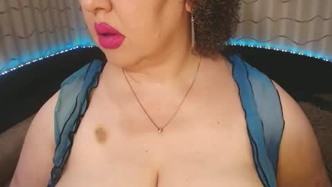 Snapshot of lipsaddiction chatting on 10, 5, 2026 LIpsAddiction online show from 10, 5, 2026