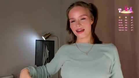 Snapshot of lipswithsweetonthem chatting on 9, 9, 2025 Lina online show from 9, 9, 2025