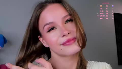 Snapshot of lipswithsweetonthem chatting on 28, 9, 2025 Lina online show from 28, 9, 2025