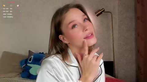 Snapshot of lipswithsweetonthem chatting on 10, 11, 2025 Lina online show from 10, 11, 2025