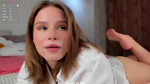 Snapshot of lipswithsweetonthem chatting on 25, 11, 2025 Lina online show from 25, 11, 2025