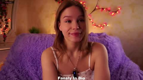 Snapshot of lipswithsweetonthem chatting on 1, 12, 2025 Lina online show from 1, 12, 2025