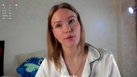 Snapshot of lipswithsweetonthem chatting on 4, 12, 2025 Lina online show from 4, 12, 2025