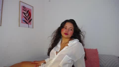 Snapshot of lirio05 chatting on 23, 1, 2025 Lily see u on december 2 online show from 23, 1, 2025