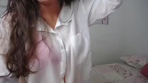 Snapshot of lirio05 chatting on 12, 3, 2025 Lily see u on december 2 online show from 12, 3, 2025