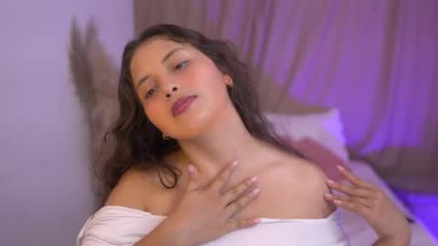 Snapshot of lirio05 chatting on 7, 10, 2025 Lily see u on december 2 online show from 7, 10, 2025