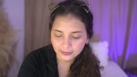 Snapshot of lirio05 chatting on 14, 10, 2025 Lily see u on december 2 online show from 14, 10, 2025