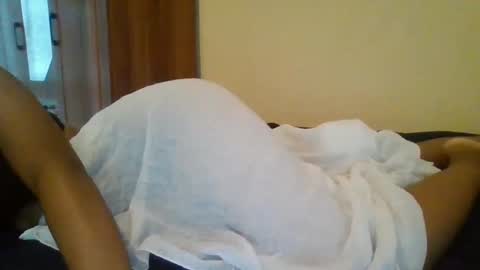 Snapshot of lisa_larry chatting on 25, 12, 2024 lisa larry online show from 25, 12, 2024