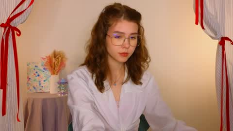 Snapshot of lisa_roses chatting on 10, 1, 2025 Lisa online show from 10, 1, 2025