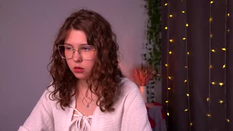 Snapshot of lisa_roses chatting on 27, 9, 2025 Lisa online show from 27, 9, 2025