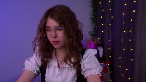 Snapshot of lisa_roses chatting on 15, 11, 2025 Lisa online show from 15, 11, 2025