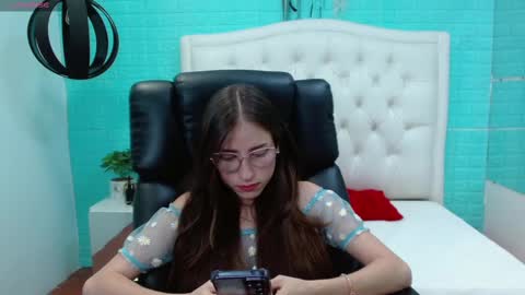 Snapshot of lisa_styleglam chatting on 12, 3, 2025 Lisa online show from 12, 3, 2025