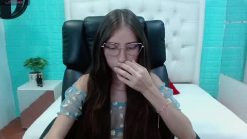 Snapshot of lisa_styleglam chatting on 12, 3, 2025 Lisa online show from 12, 3, 2025