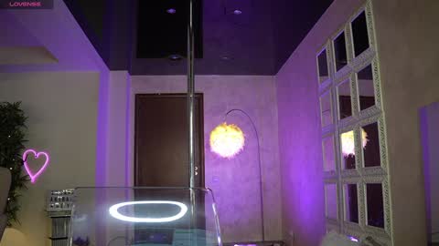 onlyfans-lisaakira instagram-lisaakira9  twitter-lisaakira4 online show from 11, 1, 2026