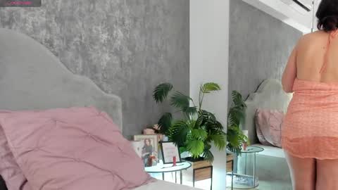 lisacroft online show from 5, 4, 2026