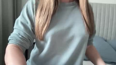 Snapshot of lisaflower1 chatting on 17, 4, 2026 Lisa online show from 17, 4, 2026