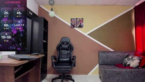 Lisa Gray Independent Model online show from 10, 2, 2025