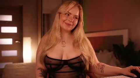Snapshot of lisalovesweet chatting on 20, 6, 2026 Lisa online show from 20, 6, 2026