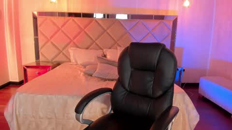 LISA MONROE online show from 14, 2, 2025