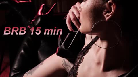 Lisa Moore online show from 11, 11, 2025