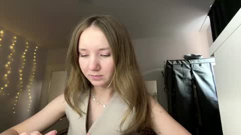Snapshot of lisasmall chatting on 10, 7, 2026 lisasmall online show from 10, 7, 2026