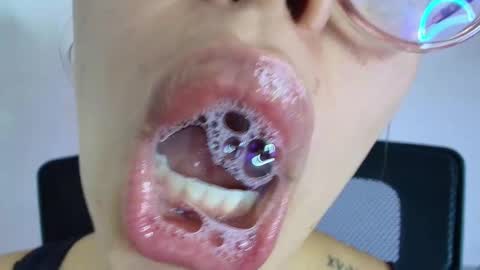 Lisbet online show from 9, 9, 2025