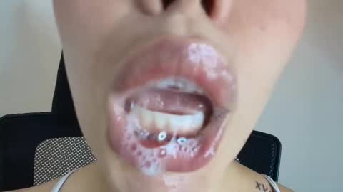 Lisbet online show from 27, 11, 2025