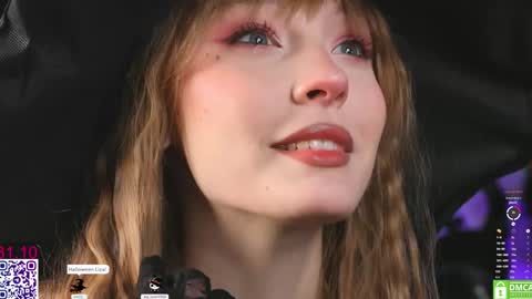 Snapshot of lissa_meooow chatting on 31, 10, 2025 your Liza again. Next stream Dec. 1 at 2 or 3 GMT online show from 31, 10, 2025