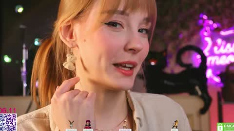 Snapshot of lissa_meooow chatting on 6, 11, 2025 your Liza again. Next stream Dec. 1 at 2 or 3 GMT online show from 6, 11, 2025