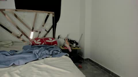 Snapshot of lissa_petitee chatting on 5, 4, 2026 lissa_petitee online show from 5, 4, 2026