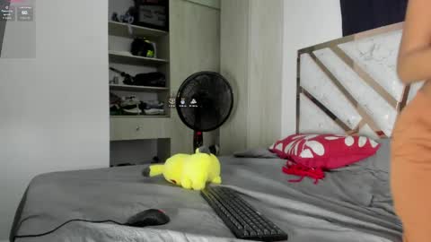 Snapshot of lissa_petitee chatting on 15, 4, 2026 lissa_petitee online show from 15, 4, 2026